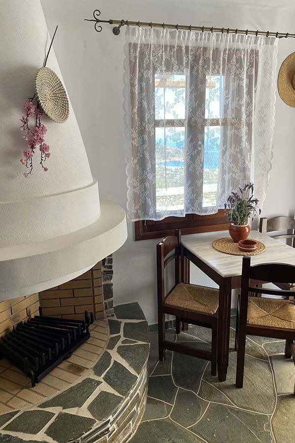 The dinning table and sea view